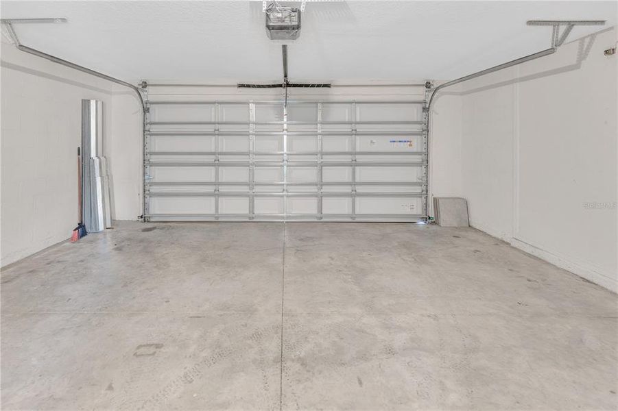 Spacious, unfurnished interior of a new home in , Wimauma (Image 43). Spacious, unfurnished interior of a new home in , Wimauma (Image 43).