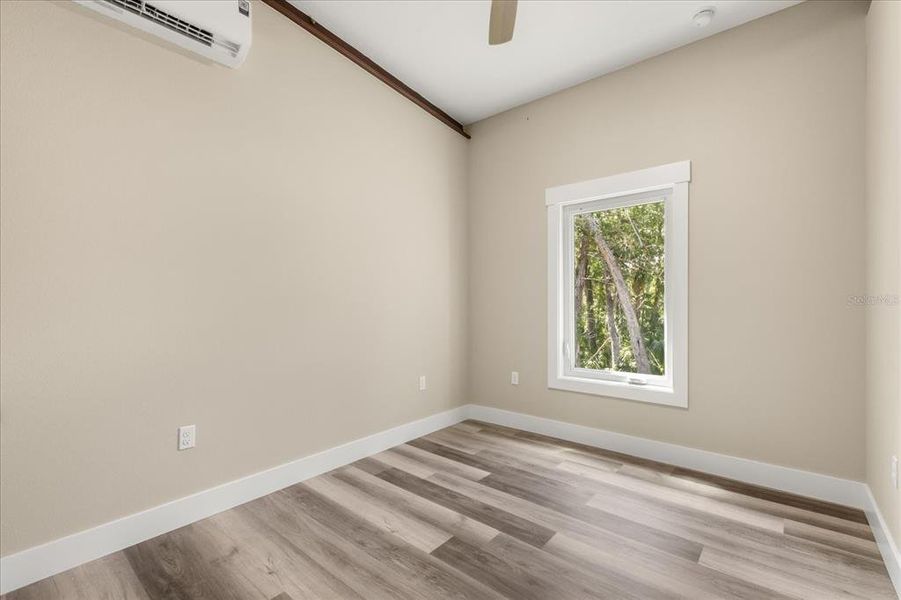Spacious, unfurnished interior of a new home in , Homosassa (Image 26).