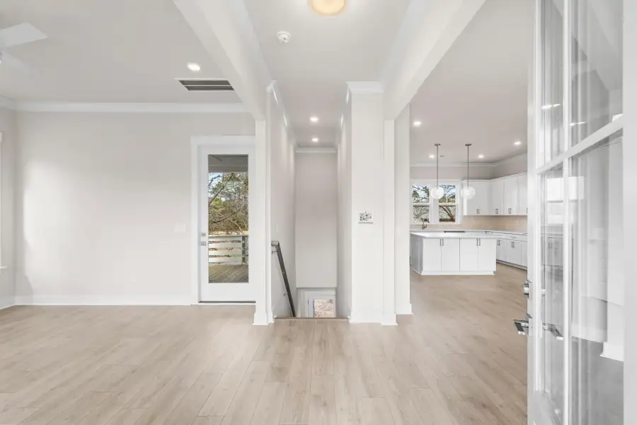 Spacious, unfurnished interior of a new home in Harbor Oaks Marina, Myrtle Beach (Image 15). Spacious, unfurnished interior of a new home in Harbor Oaks Marina, Myrtle Beach (Image 15).