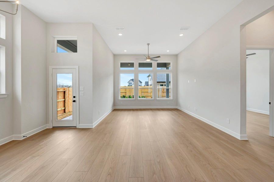 Spacious, unfurnished interior of a new home in Grange 45' Homesites, Katy (Image 18).