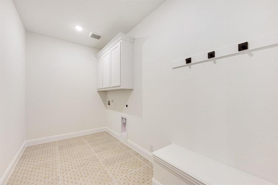 Spacious, unfurnished interior of a new home in Windsong Ranch Classic 61, Prosper (Image 29).