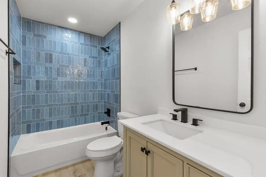 Furnished interior view inside a new home in , Robinson (Image 32).