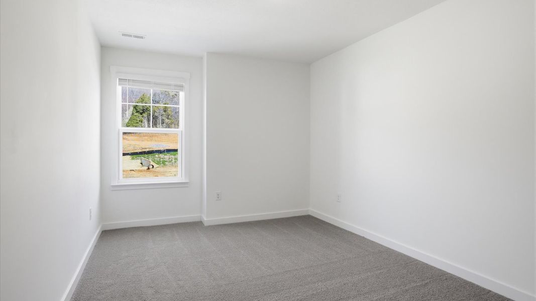 Spacious, unfurnished interior of a new home in Emory Creek, Harriman (Image 33).