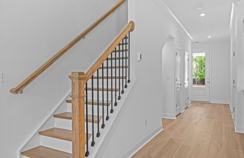 Spacious, unfurnished interior of a new home in Alston Park, Greenville (Image 27).