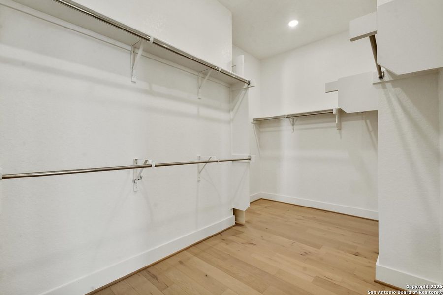 Image 27 of a home in Esperanza. Image 27 of a home in Esperanza.