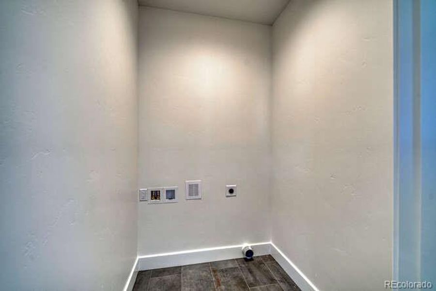 Image 33 of a home in . Image 33 of a home in .