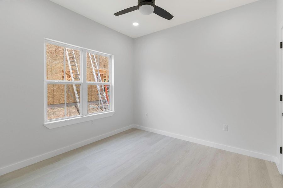 Spacious, unfurnished interior of a new home in , Onalaska (Image 14).