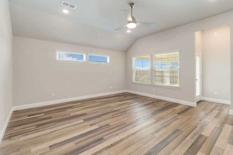 Representative unfurnished interior of a home built from the McKinney by Pacesetter Homes in Creekview Meadows, Pilot Point (Image 15). Representative unfurnished interior of a home built from the McKinney by Pacesetter Homes in Creekview Meadows, Pilot Point (Image 15).