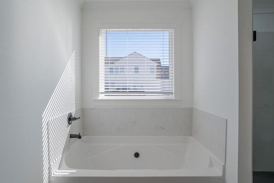 Close-up of interior finishes inside a home in Magnolia Ridge, Monroe (Image 11).