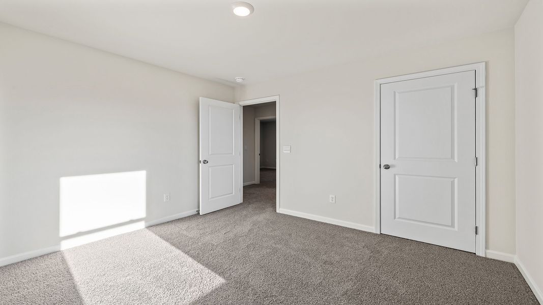 Spacious, unfurnished interior of a new home in Cloverdale Hills, Piedmont (Image 21).