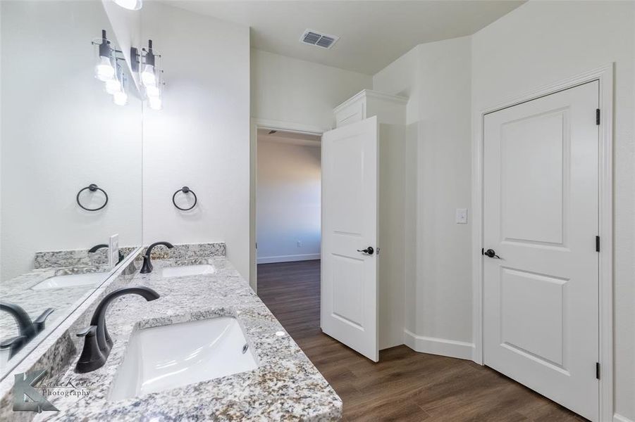 Furnished interior view inside a new home in , Abilene (Image 8).