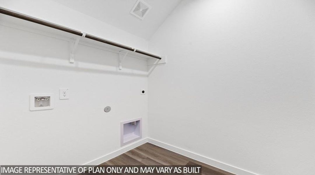 Spacious, unfurnished interior of a new home in Hills of Westlake, Conroe (Image 21).