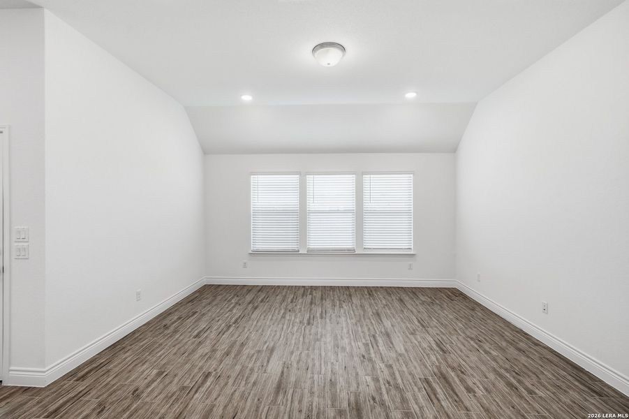 Spacious, unfurnished interior of a new home in Corley Farms, Boerne (Image 24). Spacious, unfurnished interior of a new home in Corley Farms, Boerne (Image 24).