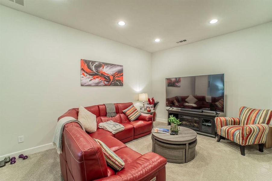 Furnished interior view inside a new home in Bridgewater 60', Midlothian (Image 13).
