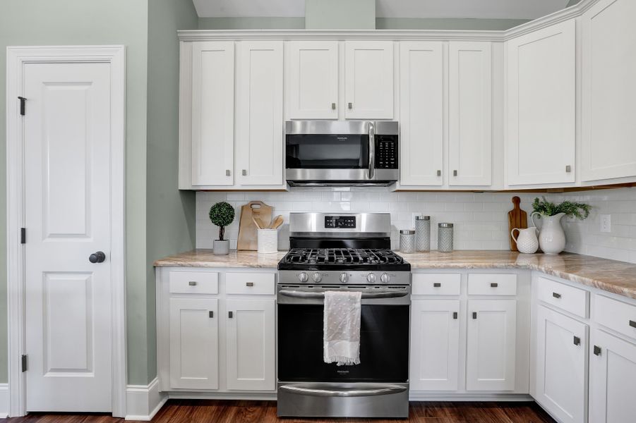 Representative furnished interior of a home built from the Lanai by Bill Clark Homes in Osprey Landing, Southport (Image 14).