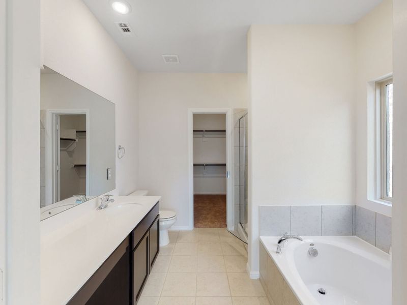 Owner's Bathroom Owner's Bathroom