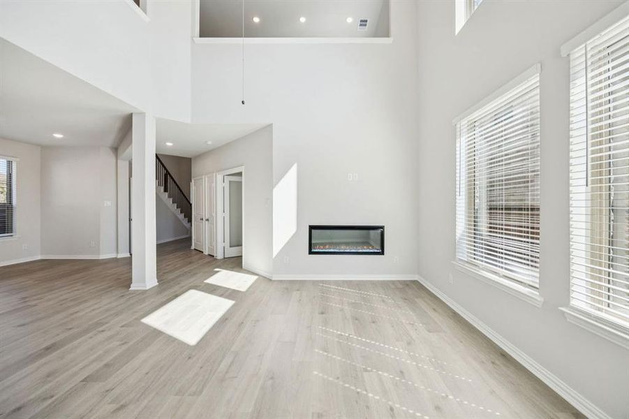 4-2101Lone_004 4-2101Lone_004