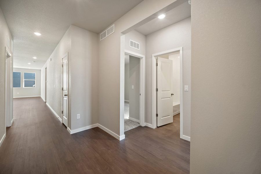 Spacious, unfurnished interior of a new home in Aspen Ranch, Fountain (Image 12).