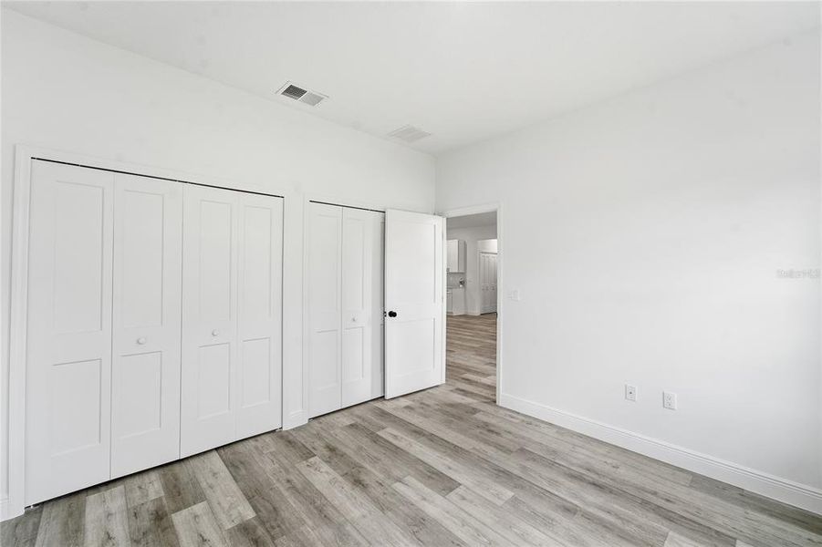 Spacious, unfurnished interior of a new home in , Ocala (Image 27).