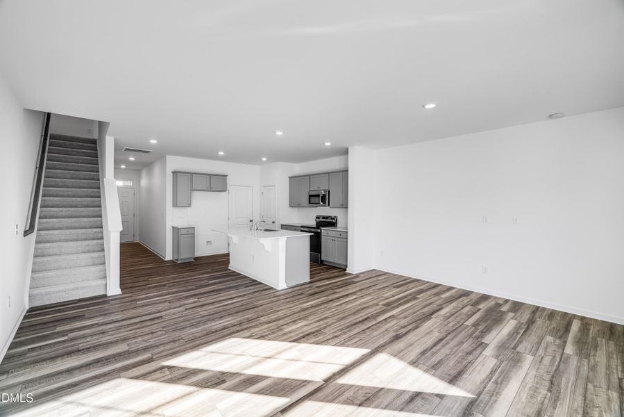 SUN_LawsonTownes_Pic_Cameron_Great_2of5