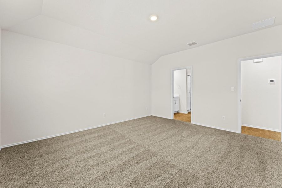 Spacious, unfurnished interior of a new home in Bollinger, Maxwell (Image 21).