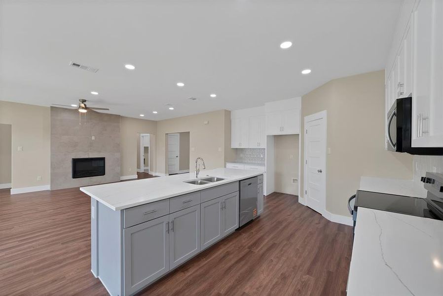 Furnished interior view inside a new home in , The Colony (Image 6).