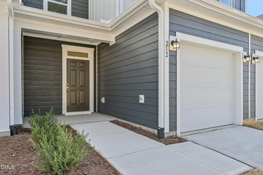 4-web-or-mls-212 Parker Lane-S0503-004