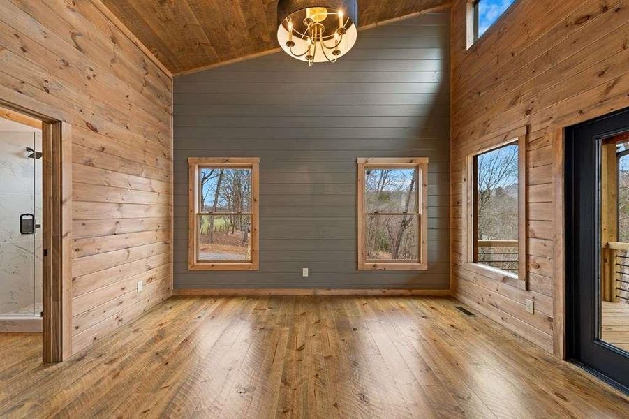 Spacious, unfurnished interior of a new home in , Blue Ridge (Image 35).