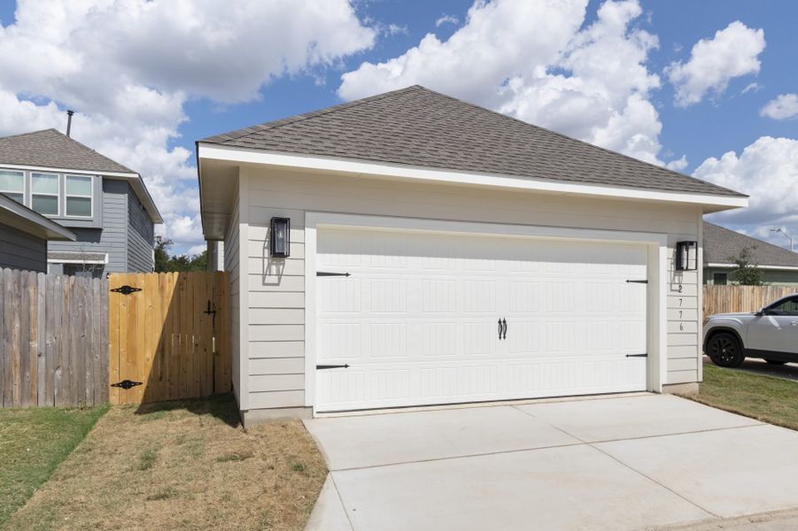 Representative exterior details of a home built from the Oak by Pacesetter Homes in Blanco Vista, San Marcos (Image 3). Representative exterior details of a home built from the Oak by Pacesetter Homes in Blanco Vista, San Marcos (Image 3).