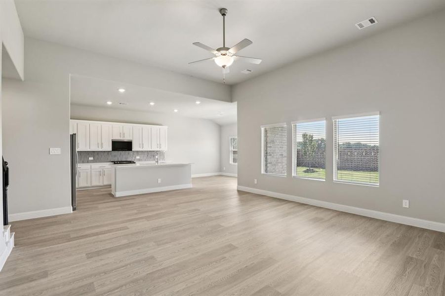 Photo is not of the actual home, but is an inspirational photo of builder’s model home and may depict options, furnishings, and/or decorator features that are not included. Photo is not of the actual home, but is an inspirational photo of builder’s model home and may depict options, furnishings, and/or decorator features that are not included.