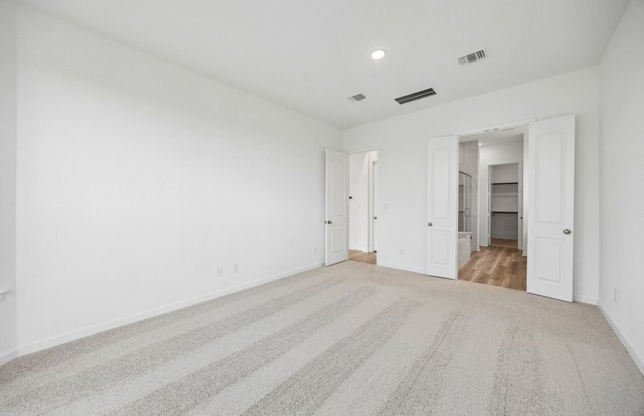 Spacious, unfurnished interior of a new home in Katy Court, Katy (Image 30).