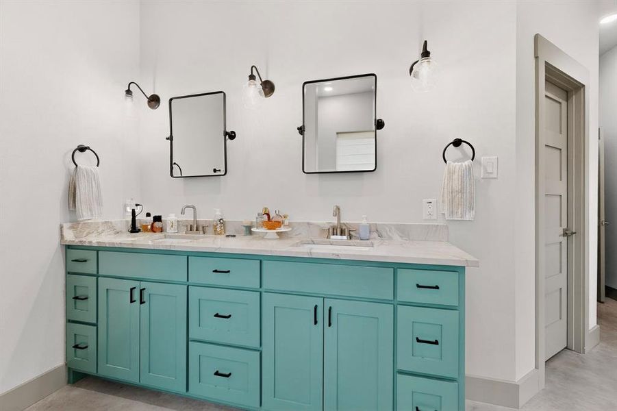 Furnished interior view inside a new home in , Whitewright (Image 10).