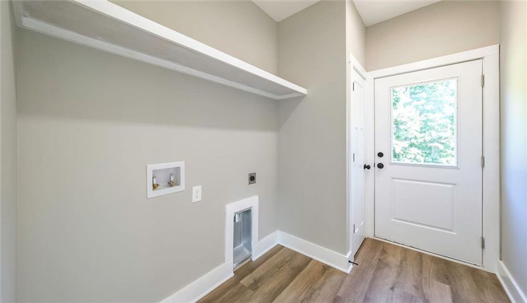 Spacious, unfurnished interior of a new home in , Bremen (Image 35).