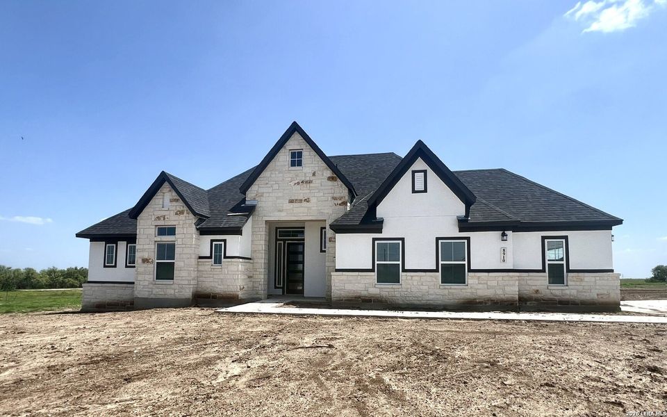 Image 28 of a home in Sienna Lakes. Image 28 of a home in Sienna Lakes.