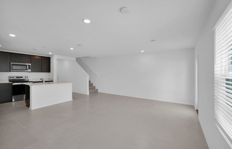 Spacious, unfurnished interior of a new home in Normandy Pines, Jacksonville (Image 15).