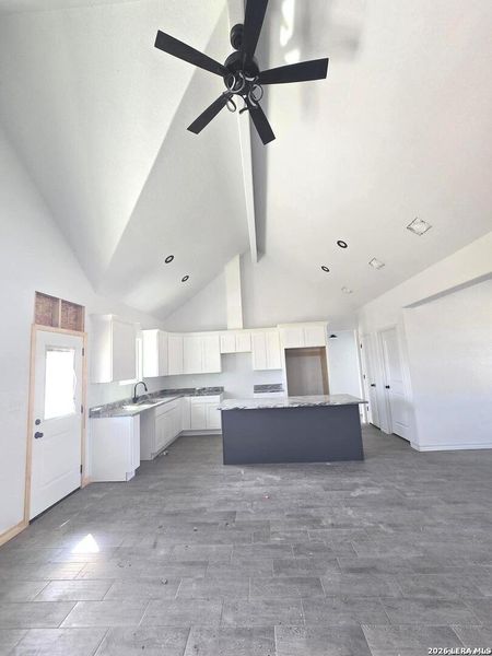 Spacious, unfurnished interior of a new home in , Natalia (Image 13).