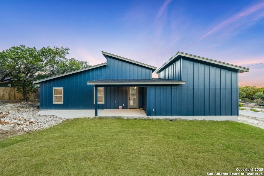 Exterior details and patio area of a home in , Canyon Lake (Image 13).