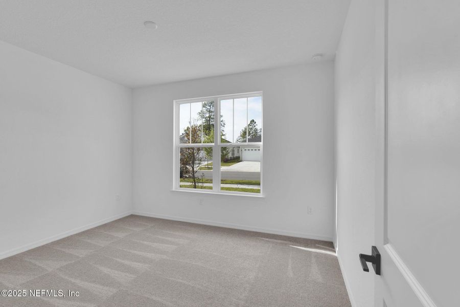 Spacious, unfurnished interior of a new home in Hyland Trail, Green Cove Springs (Image 13).