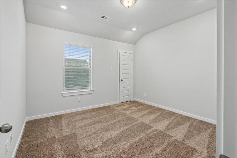 Spacious, unfurnished interior of a new home in Glendale Lakes, Arcola (Image 15). Spacious, unfurnished interior of a new home in Glendale Lakes, Arcola (Image 15).