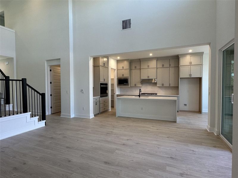 Home is under construction, not the actual photos – for illustrative purposes only. Please confirm features and color selections Home is under construction, not the actual photos – for illustrative purposes only. Please confirm features and color selections