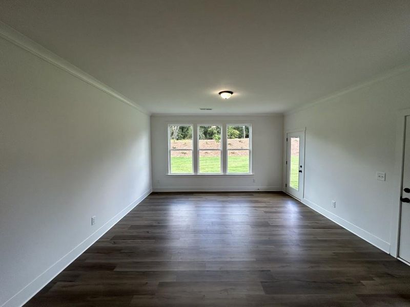Spacious, unfurnished interior of a new home in Pinegate, Covington (Image 13).