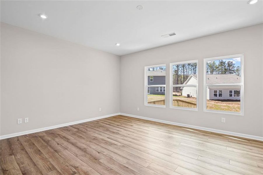 Spacious, unfurnished interior of a new home in Sage Woods, Dallas (Image 13).