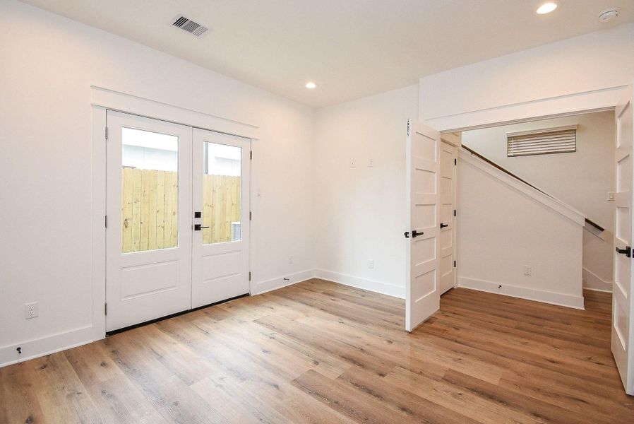 Spacious, unfurnished interior of a new home in , Houston (Image 25).