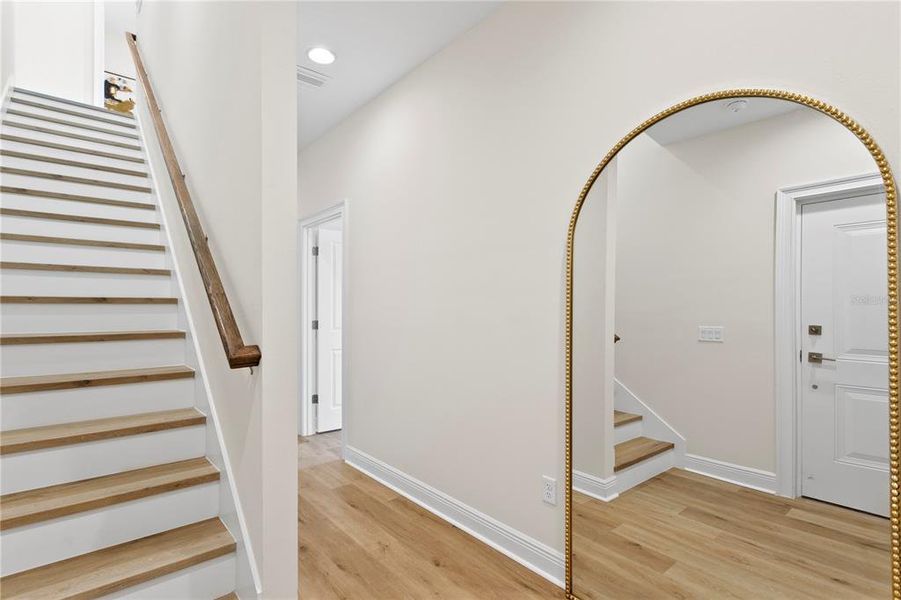Spacious, unfurnished interior of a new home in , Tampa (Image 23).
