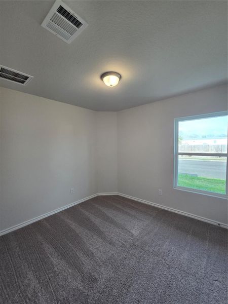 Spacious, unfurnished interior of a new home in , Baytown (Image 8).