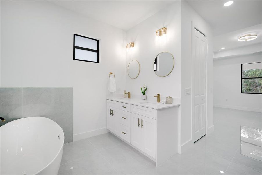 Furnished interior view inside a new home in , Port Charlotte (Image 16).
