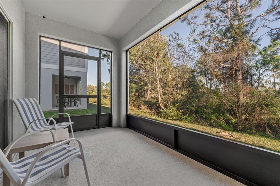 Exterior details and patio area of a home in , Groveland (Image 4).