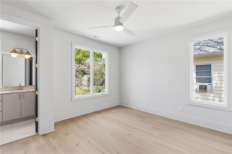 Spacious, unfurnished interior of a new home in , Atlanta (Image 23).