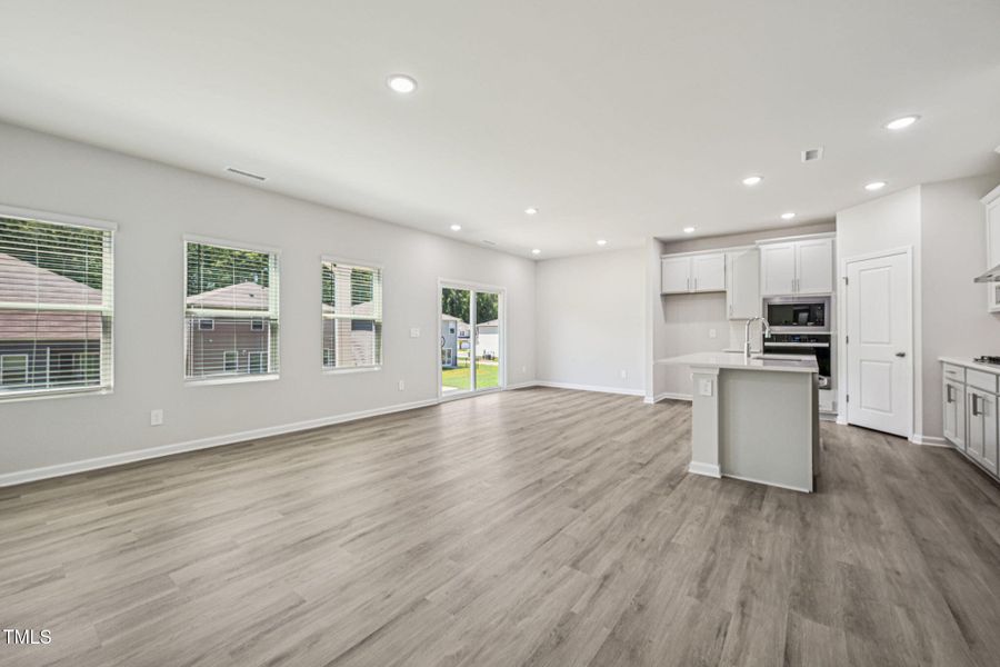 6-web-or-mls-Raleigh - Oak Manor - 721 D