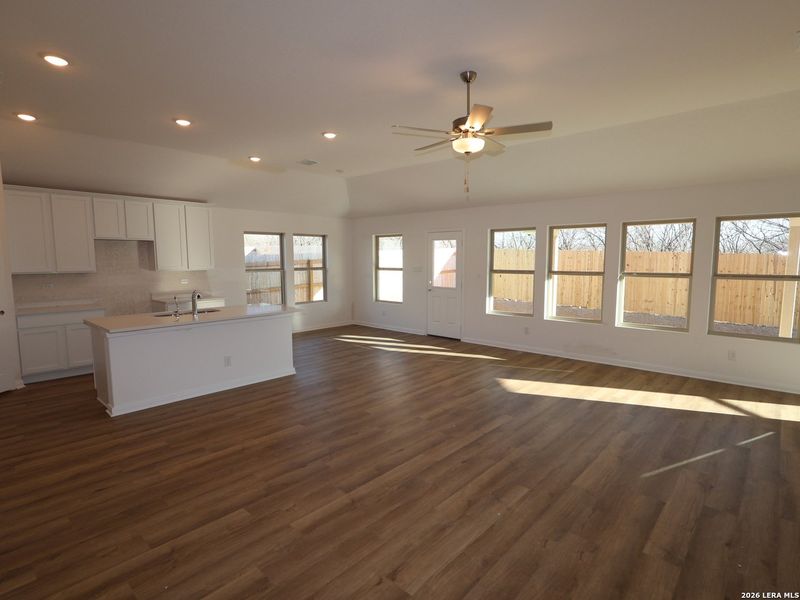 Spacious, unfurnished interior of a new home in Greenspoint Heights, Seguin (Image 14).